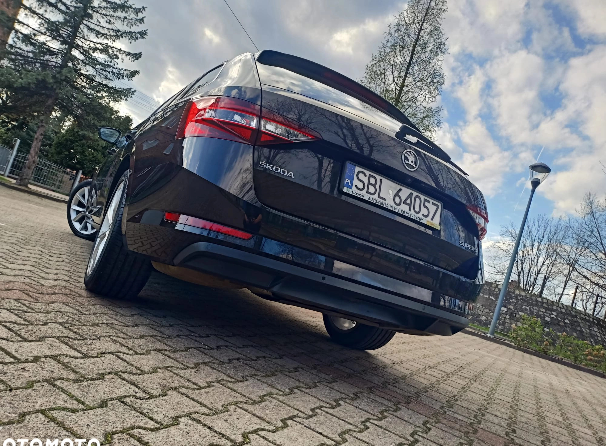 Skoda Superb cena 87900 przebieg: 190000, rok produkcji 2018 z Grybów małe 742
